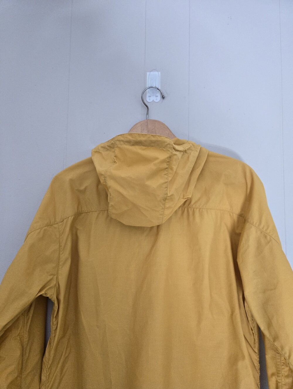 Fjallraven High Coast Wind Jacket Yellow Hooded Windbreaker Lightweight M - Picture 5 of 13